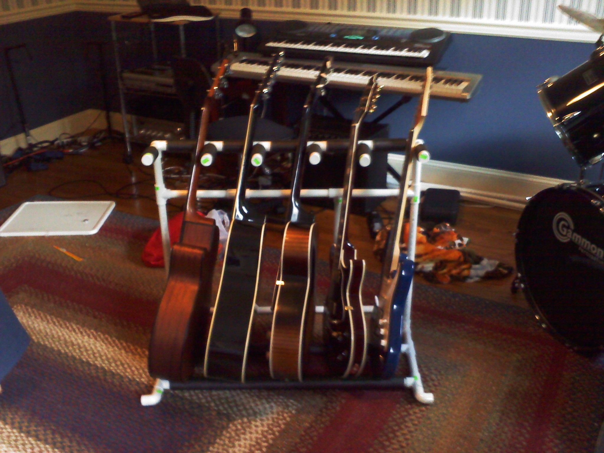5 Guitar Stand Out of PVC