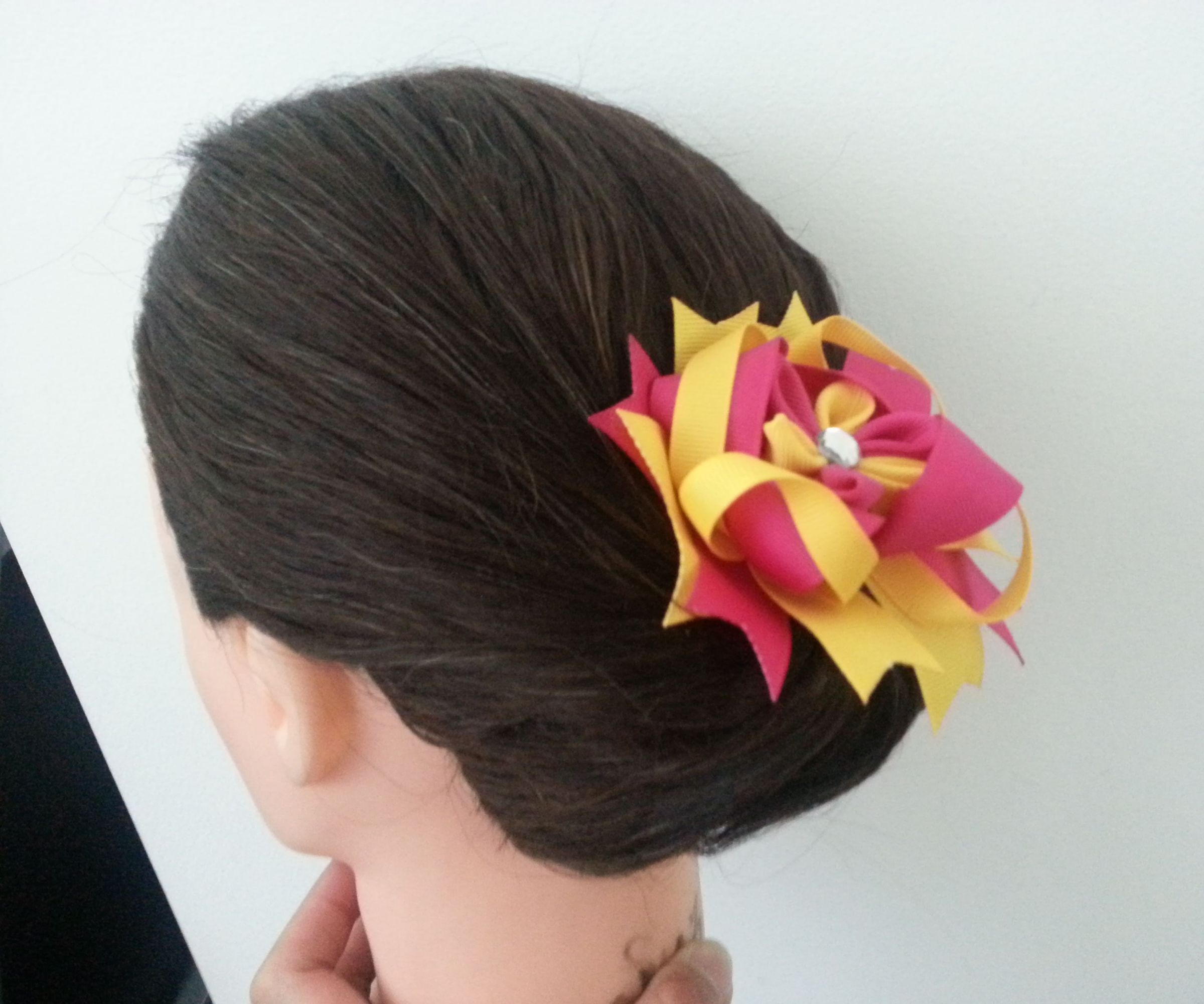 Updo in 1 Minute (best for Shoulder Length Hair) 