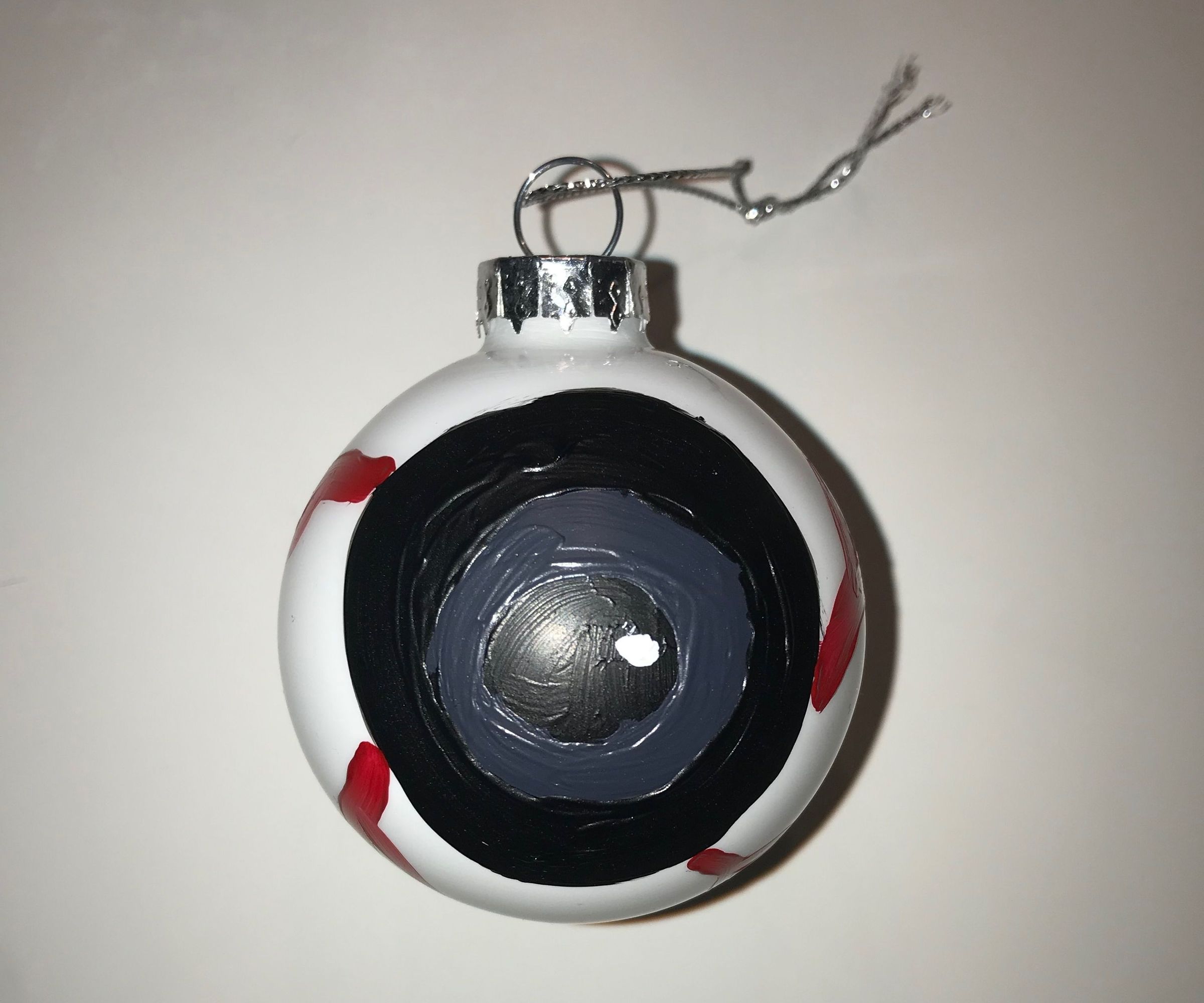How to Make an Eyeball Ornament for Halloween