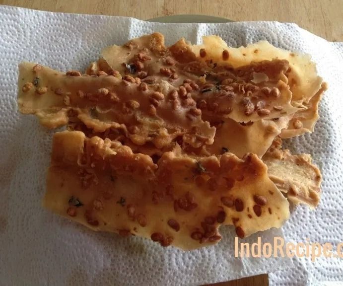 Garlicky Soybean Chips