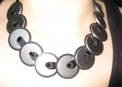 How to Turn Old Floppy Disks Into Bracelets, Necklaces, or Belts
