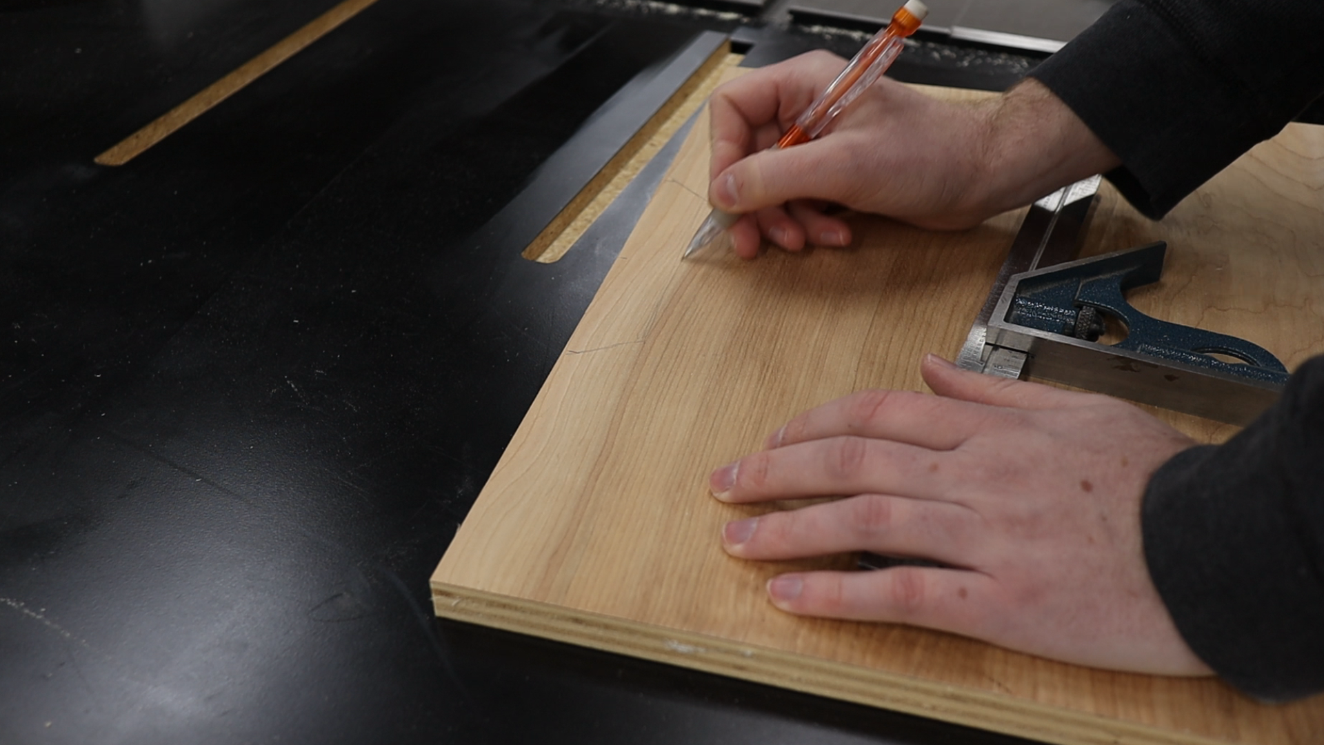 Drawer Pull Cutouts! Easy Router Technique! 7 Steps (with Pictures