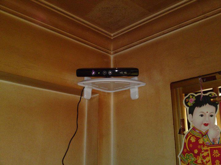 How to Use a Corner to Mount an Xbox 360 Kinect Sensor : 4 Steps ...