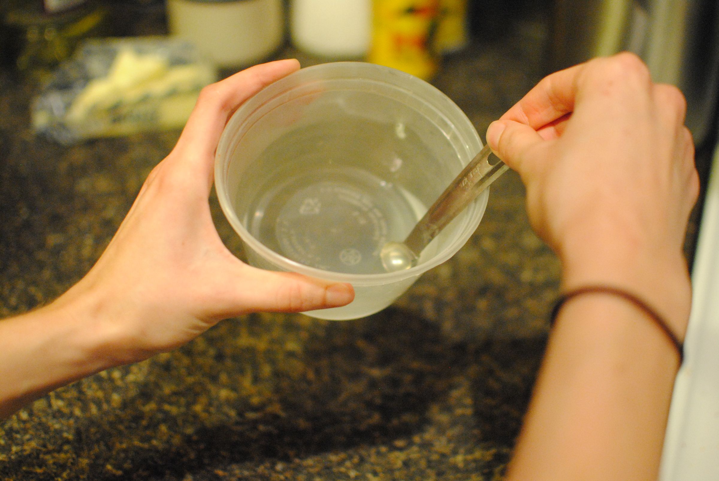 Naturally Dye Yarn With Avocado and Knit a Simple Scarf 10 Steps