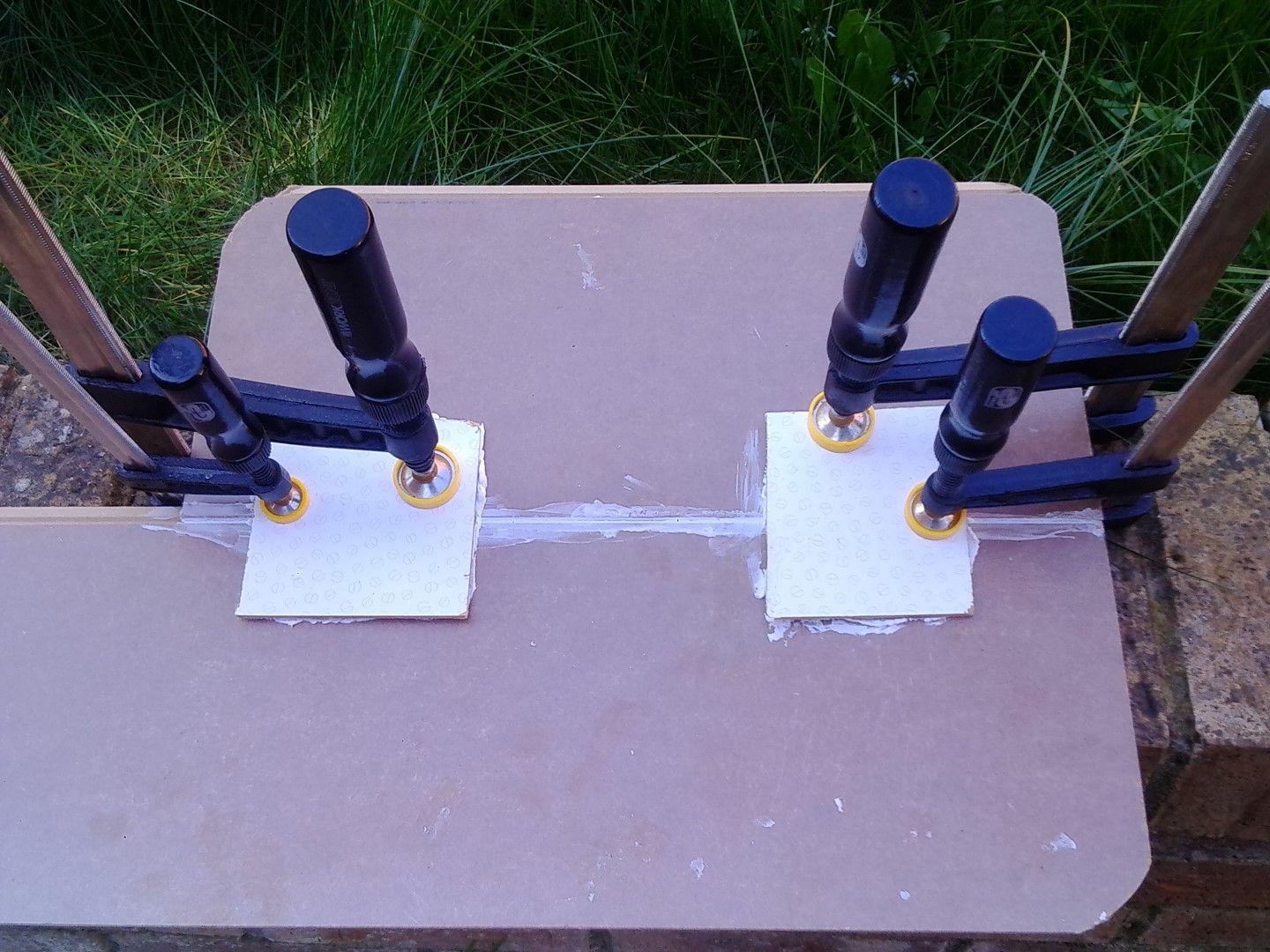 Super Simple DIY Lapdesk From (Scrap) Laminate Floor Boards 4 Steps