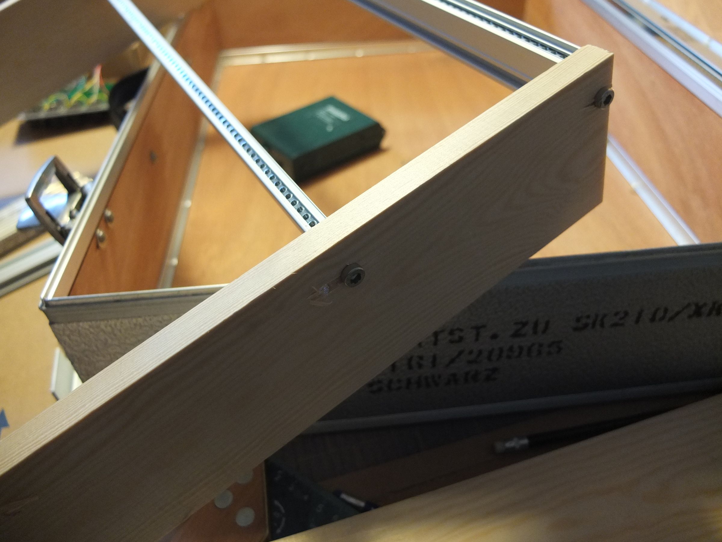 Build Your Own Lowcost EurorackSuitcase 6 Steps (with Pictures