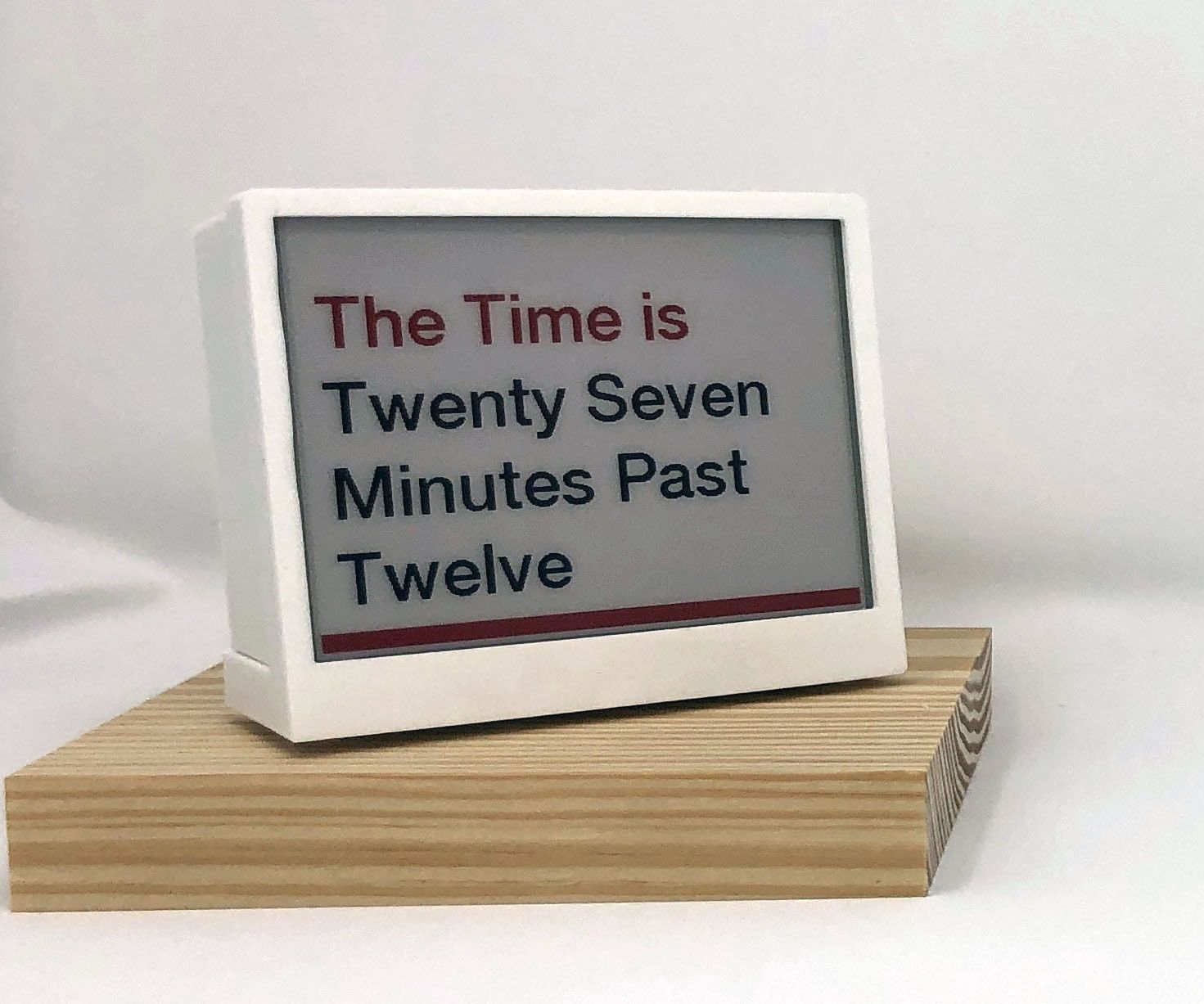 Make Your Own MQTT EInk Display for Time, News and Environmental Data