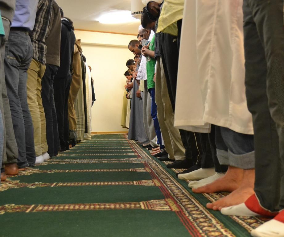 How Are Taraweeh Prayers Performed?