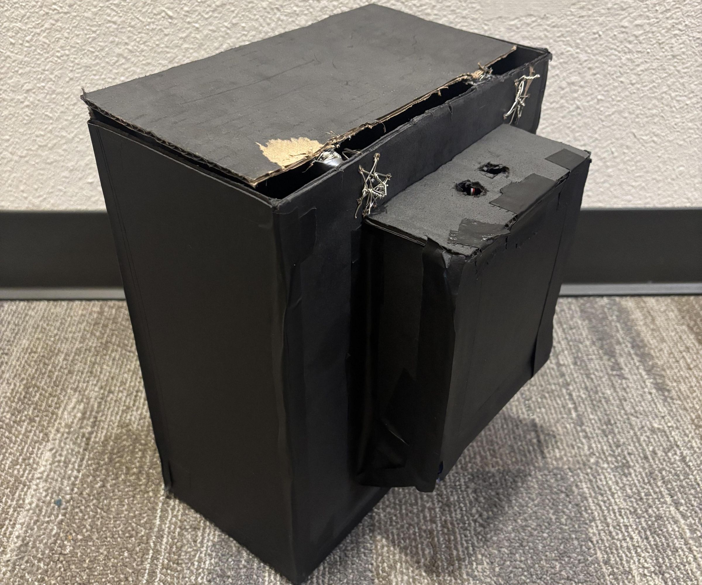 Auto-Opening Trashcan