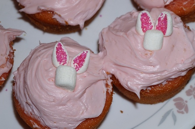 How to Make Easter Bunny Cupcakes (from Marshmallows)