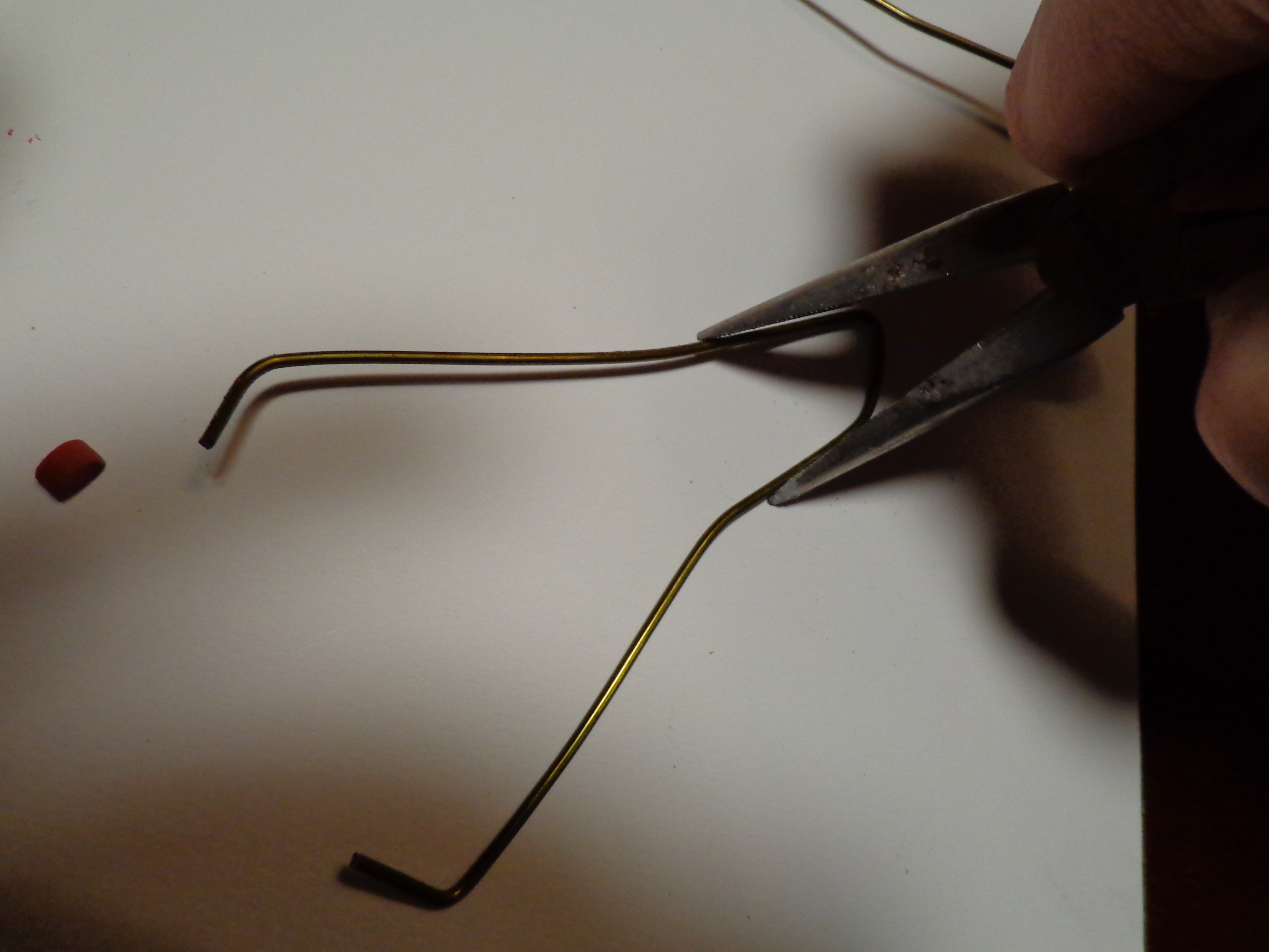 QUICK FIX FOR HEADPHONES HEADSET. : 5 Steps - Instructables