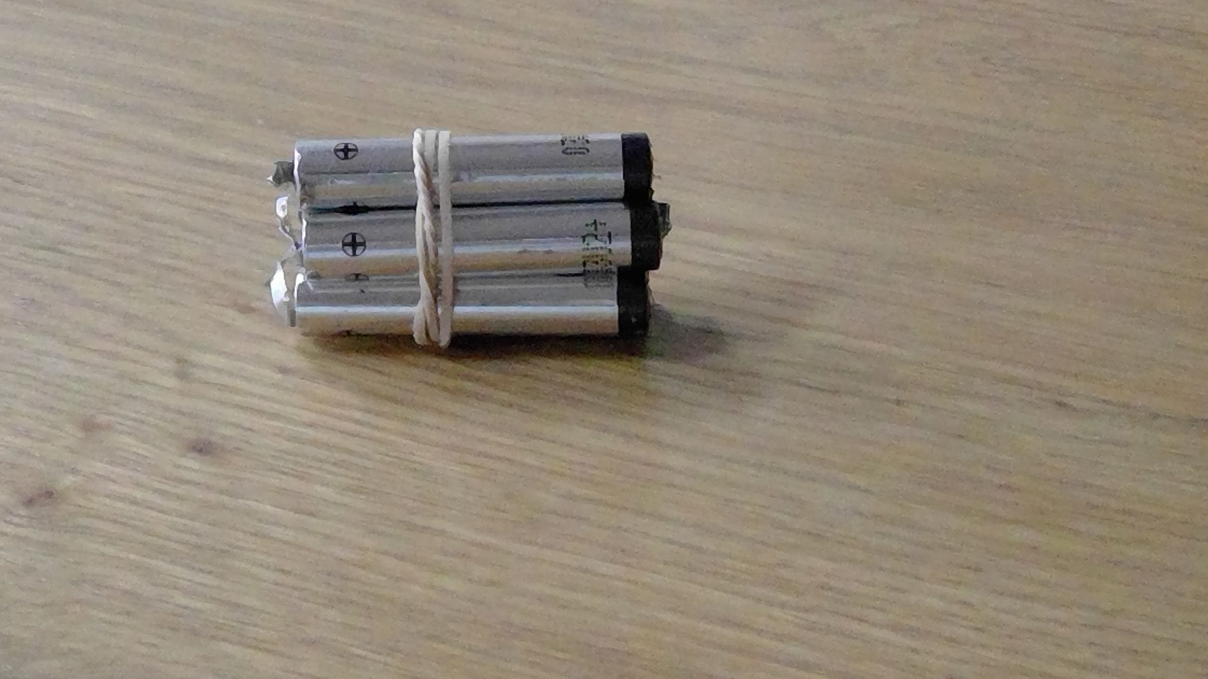 How to Get AAAA BATTERIES OUT OF 9V 5 Steps Instructables