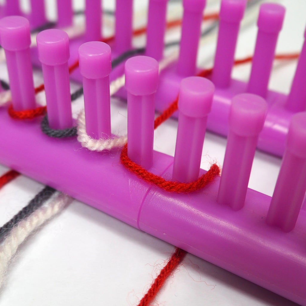 Warp Knitting on a Knitting Loom 8 Steps (with Pictures) Instructables