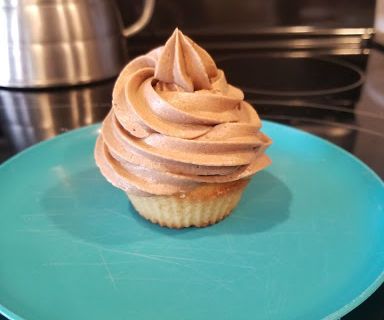 Vanilla Cupcakes With Chocolate German Buttercream