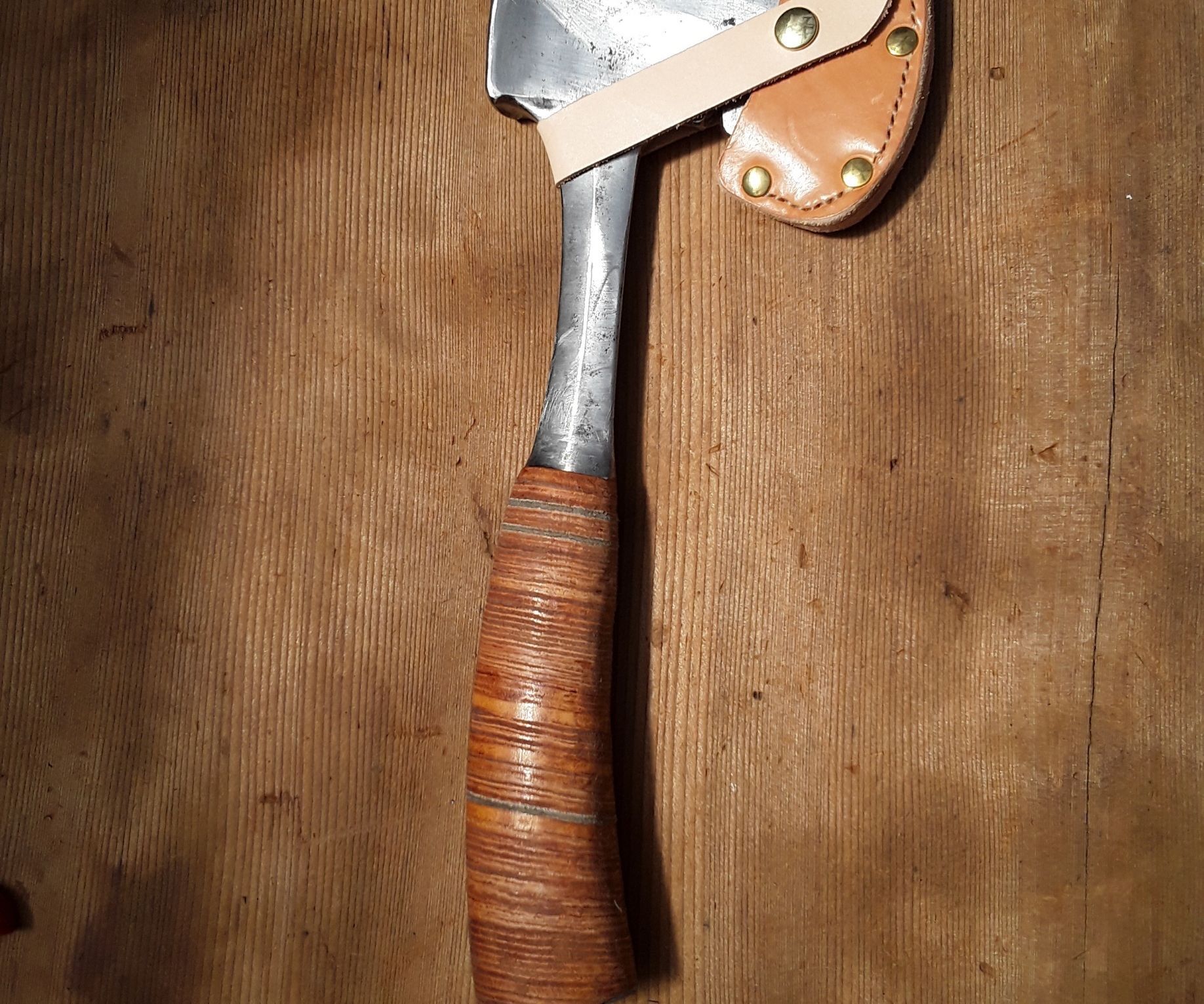 Stacked Leather Handle From Box of Scraps 3 Steps (with Pictures