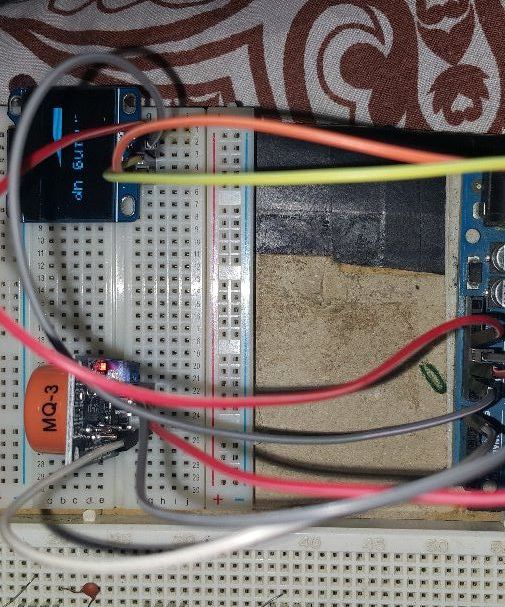 Breath analyzer with OLED lcd and MQ3 gas sensor