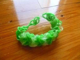 Very Pretty Criss-Cross Rainbow Loom Bracelet!!