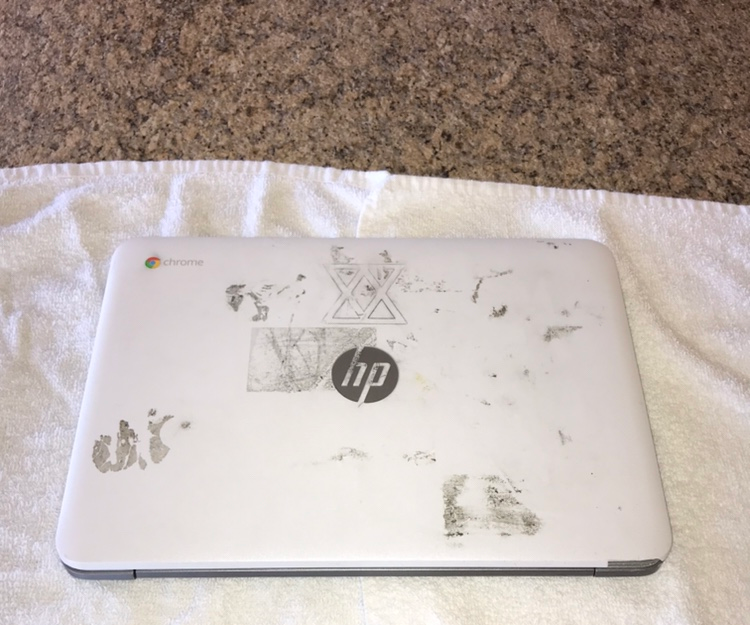 How to Clean Sticky Residue Off Plastic in 3 Simple Steps! 3 Steps