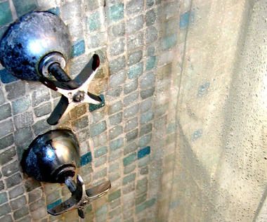 How to Unblock a Bath