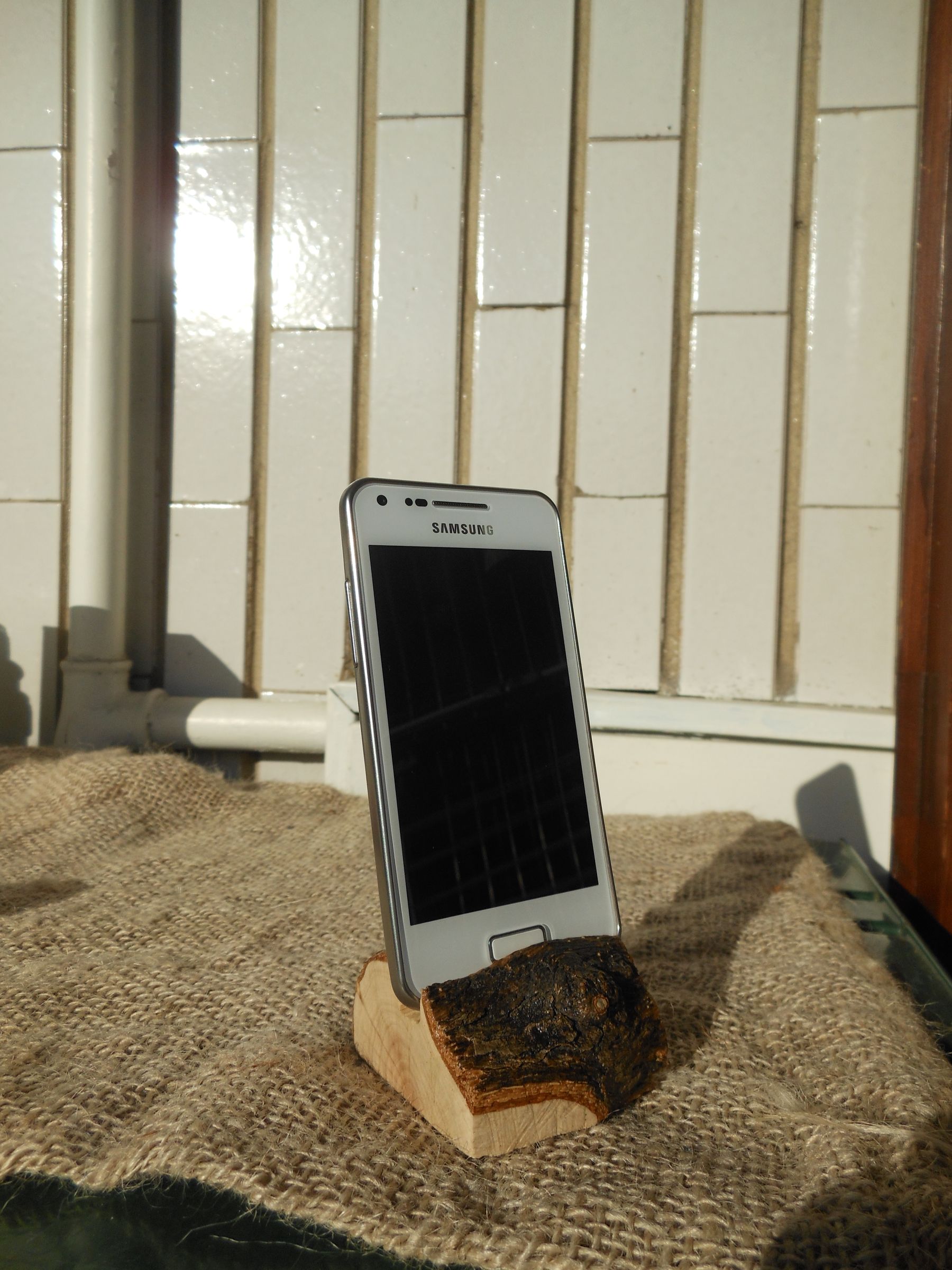 Phone Stand From Scrap Wood.