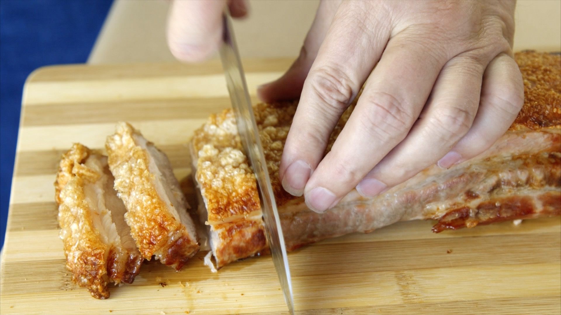 How to Cook Roasted Pork Belly With Crispy Crackling 7 Steps (with