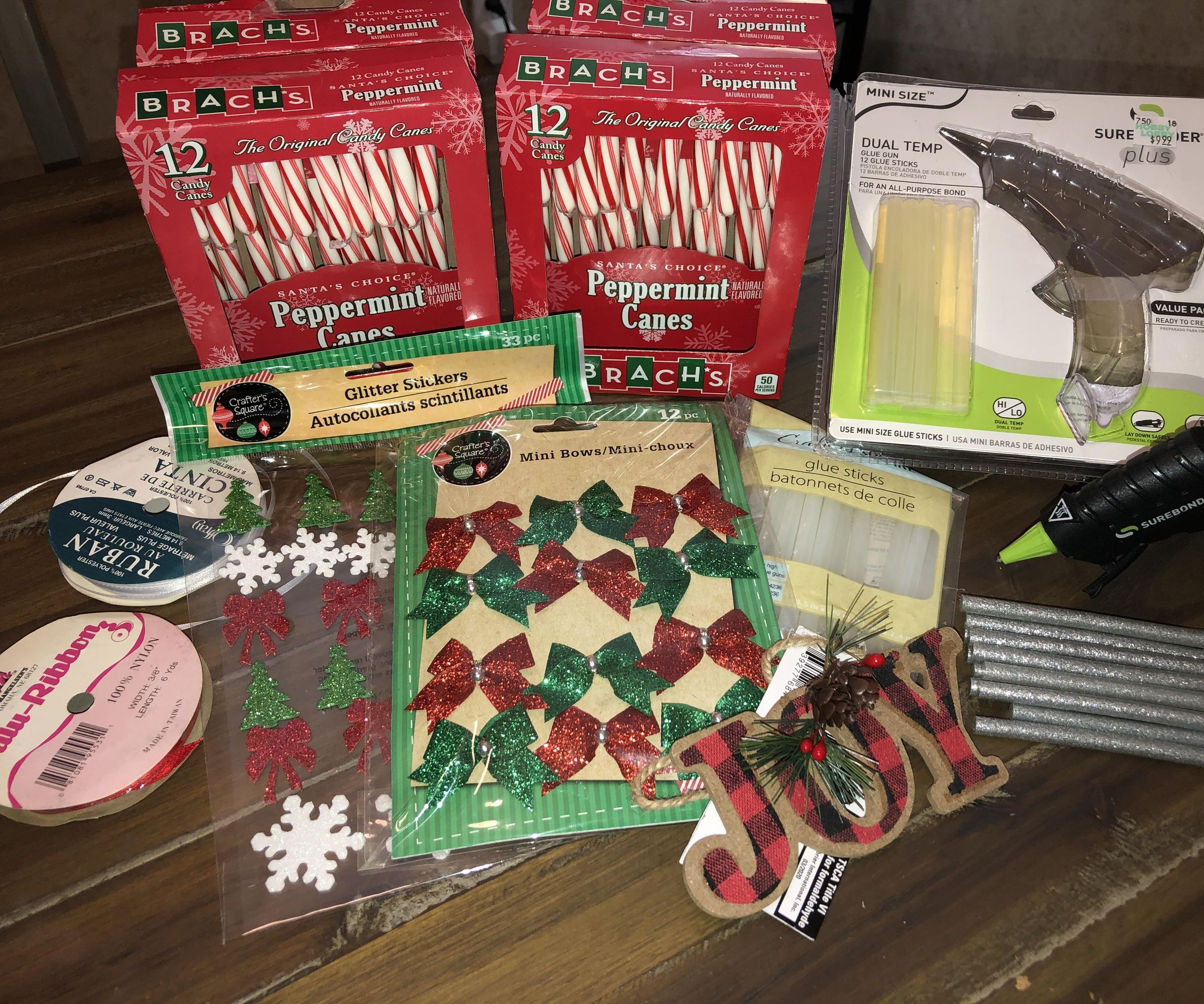 Candy Cane Holiday Wreath