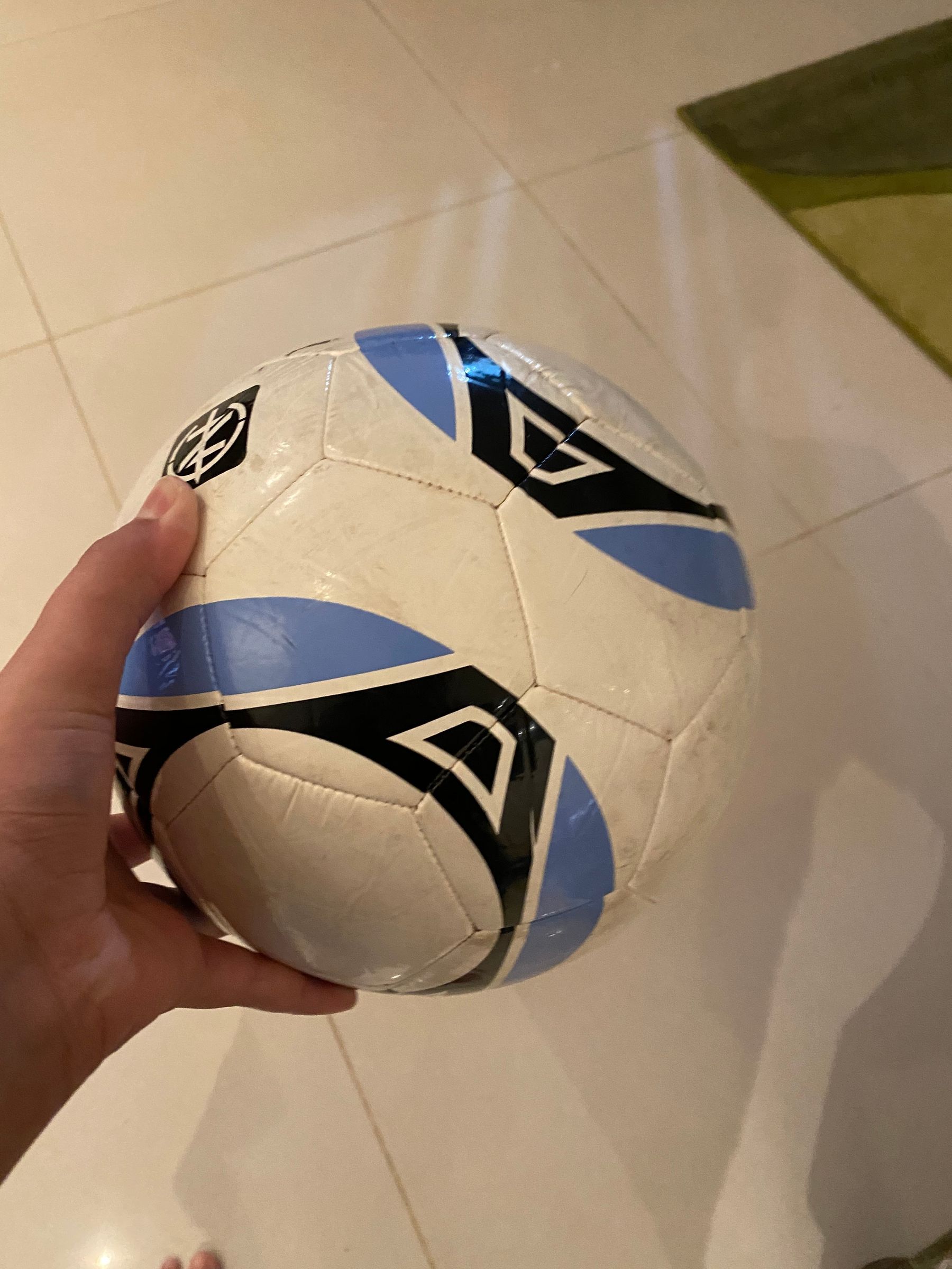 How to Juggle a Soccer Ball Instructables