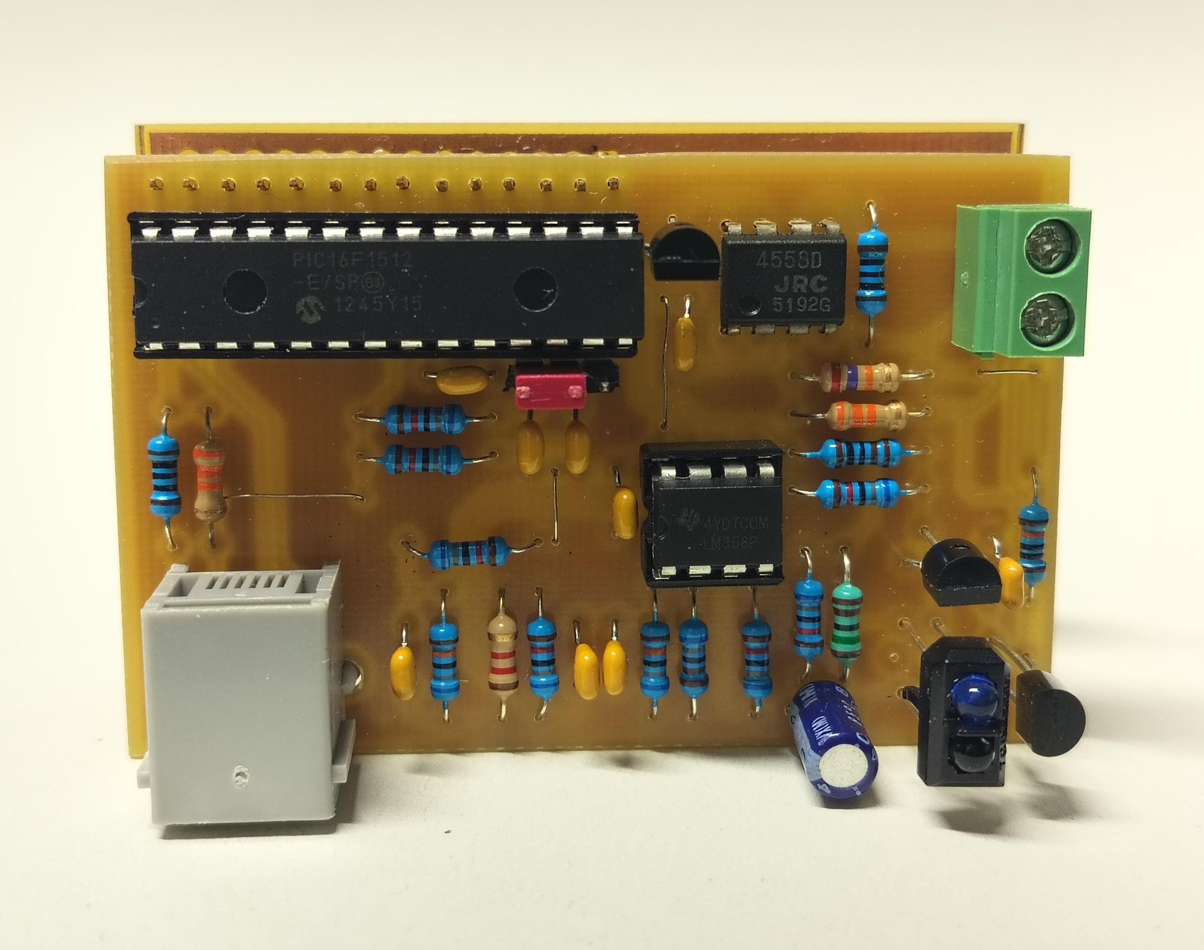 PIC16 Heart Rate & Temperature Monitor