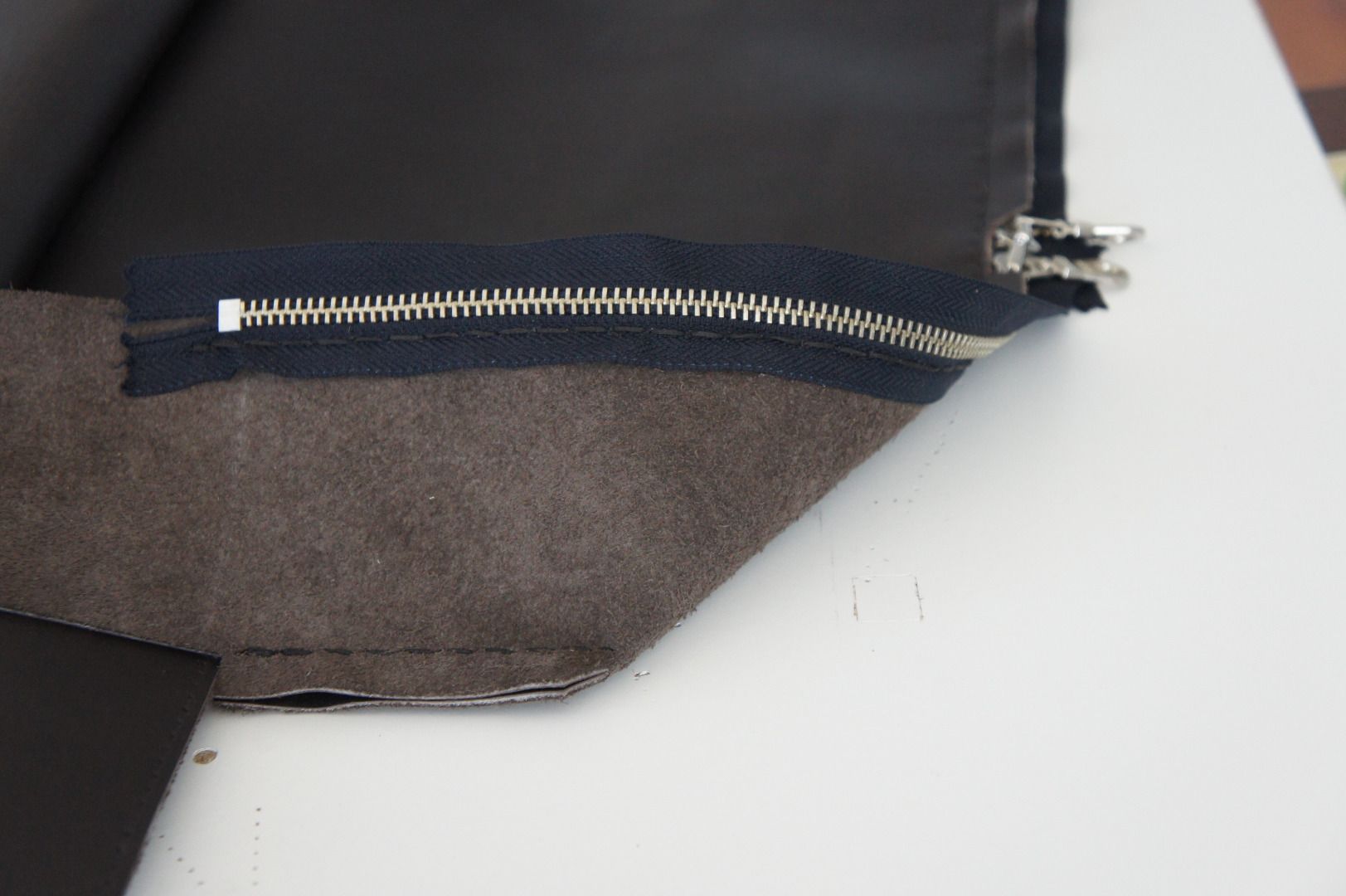 Leather Backpack, Stitchbystitch! 24 Steps (with Pictures