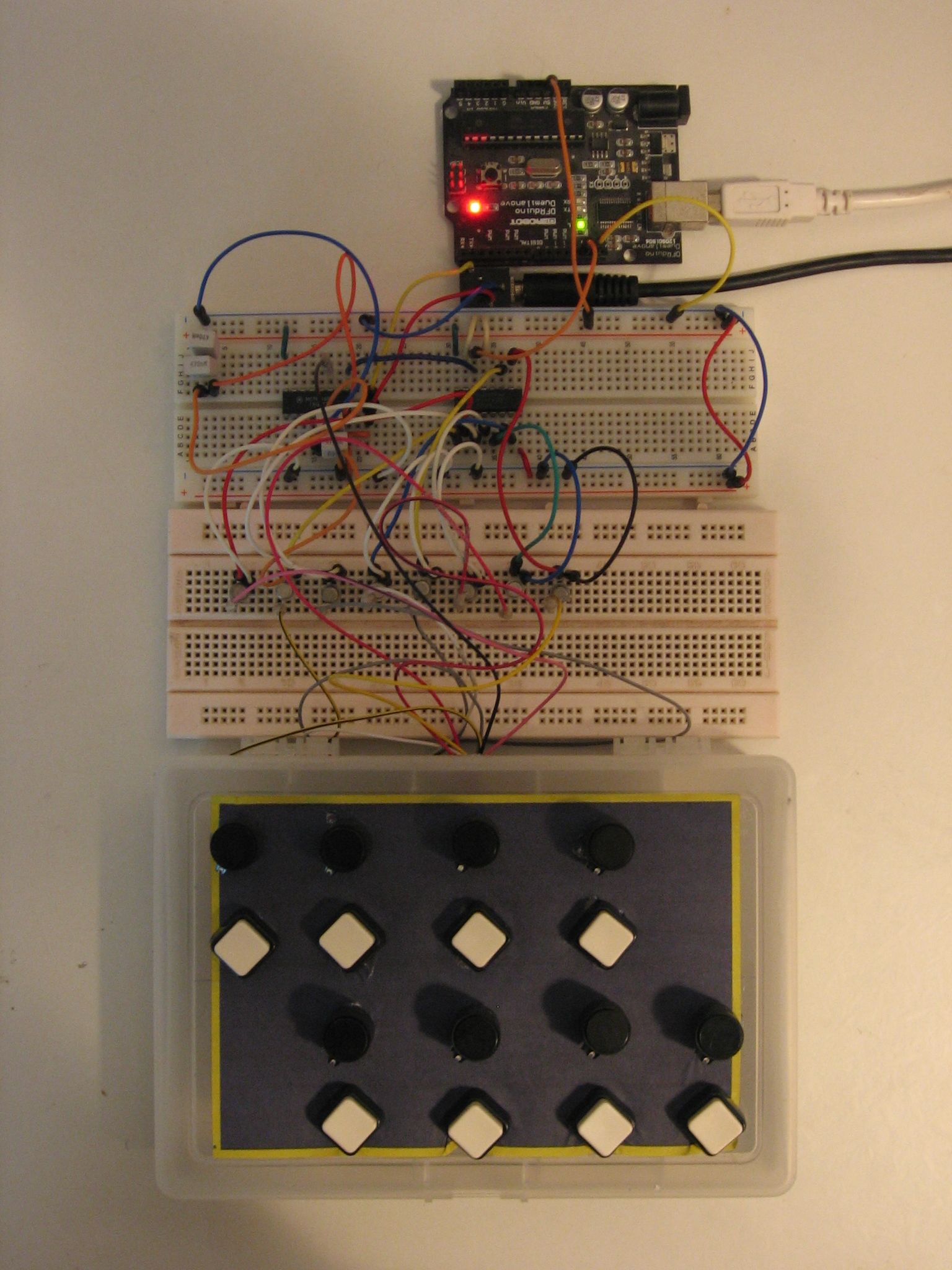 Cicadaboom - 8 step sequencer and a simple synth