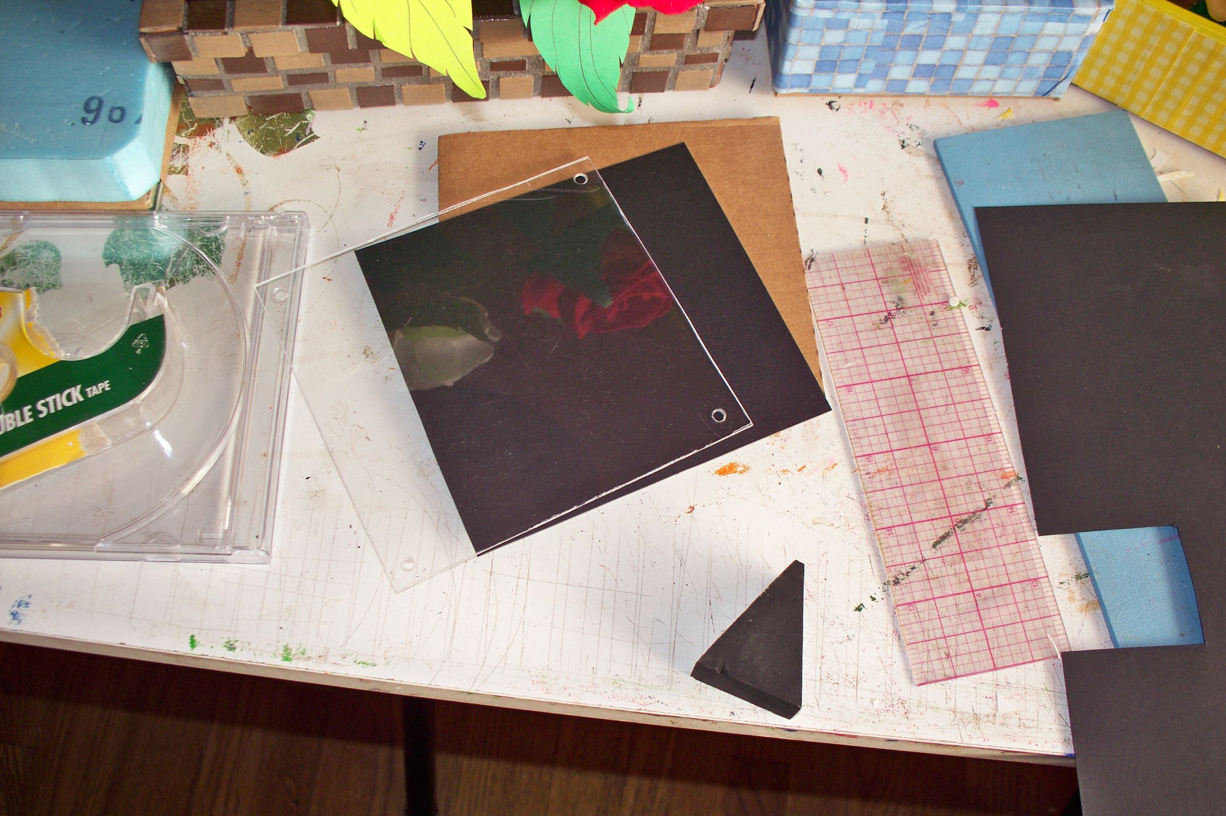 How to Recycle Jewel or CD Cases Into Picture Mounts 7 Steps