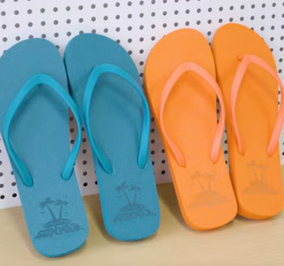 How to Add Summer Design on Flip Flops