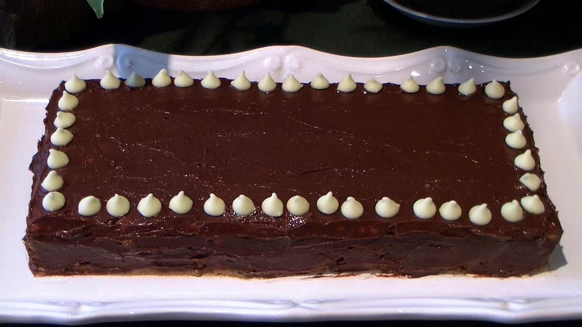 Mocha Biscuits Cake