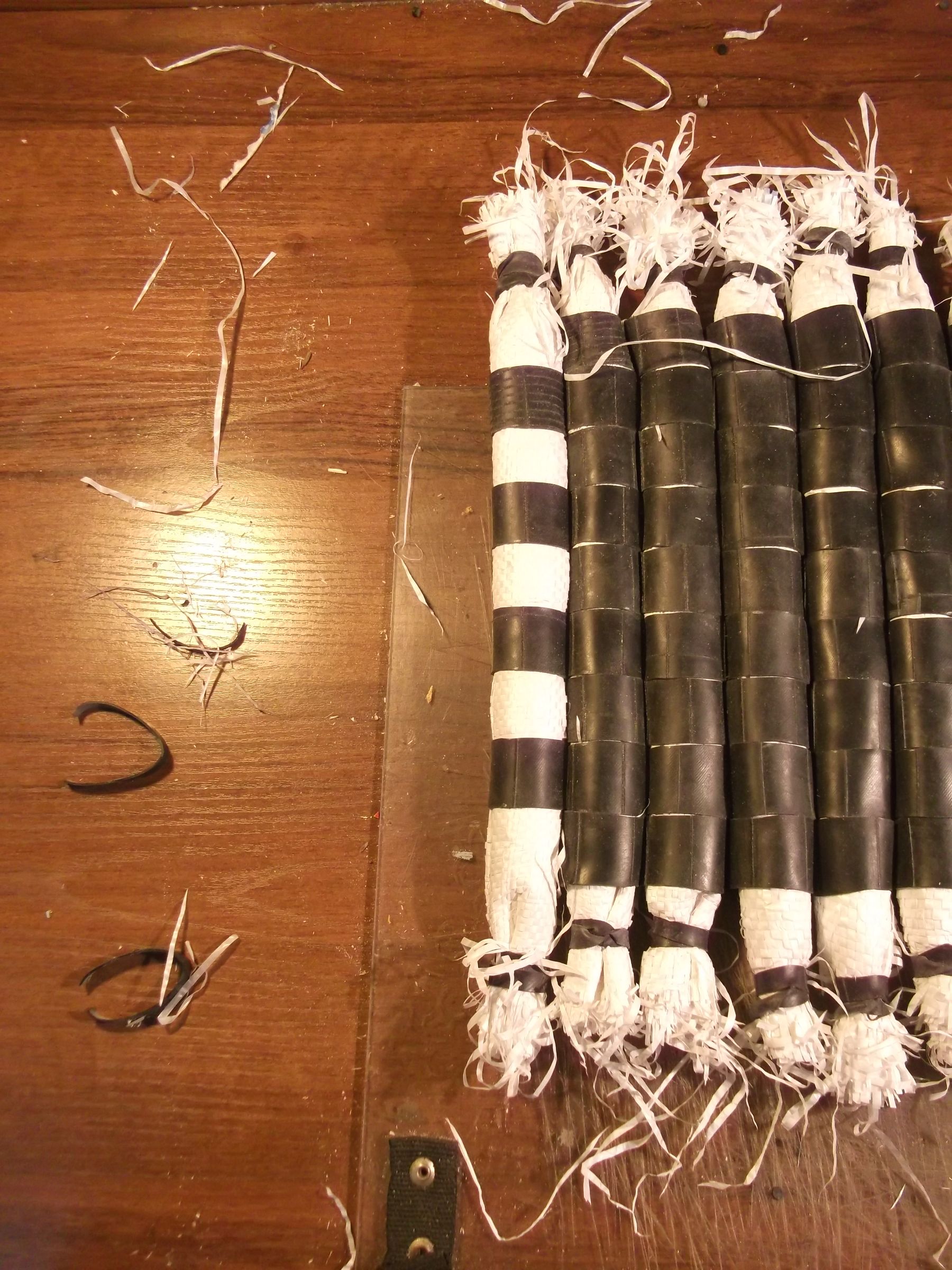 Inner Tubes + Plastic Bags Woven Rug #1 : 14 Steps (with Pictures ...