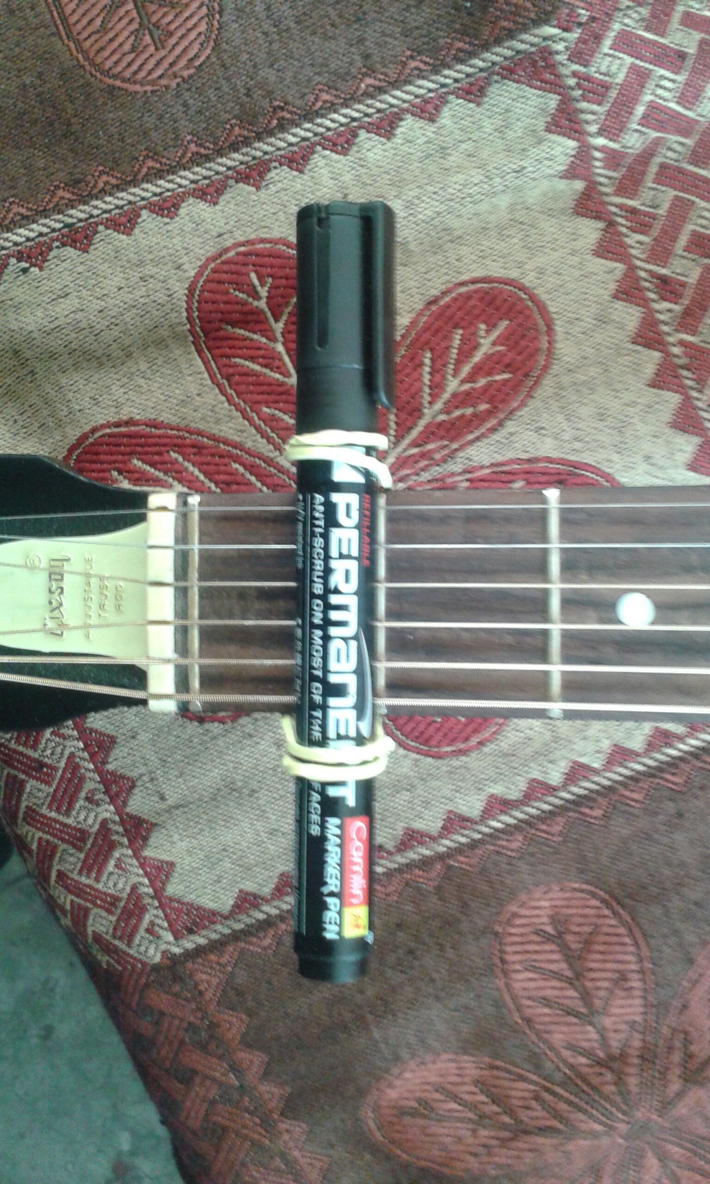A Cheap Guitar Capo