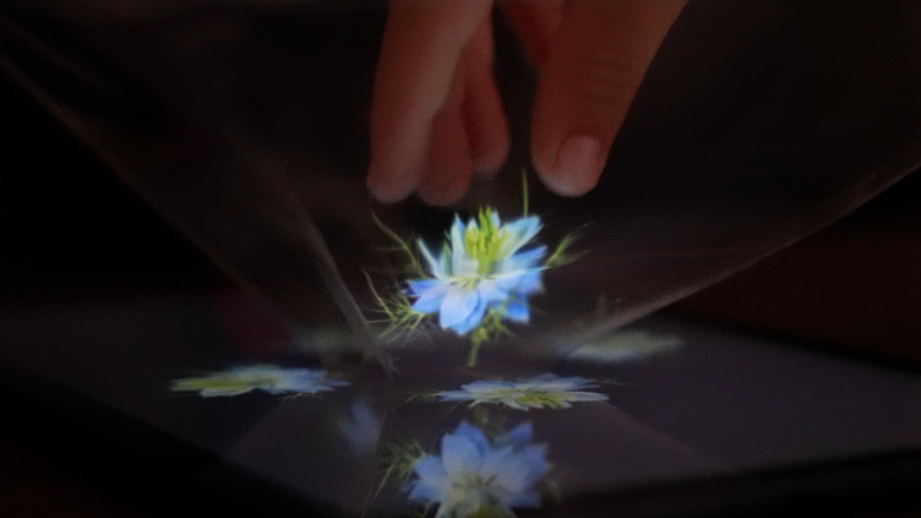 DIY IPad Tablet Hologram 6 Steps Instructables diy-ipad-tablet-hologram-6-steps-instructables