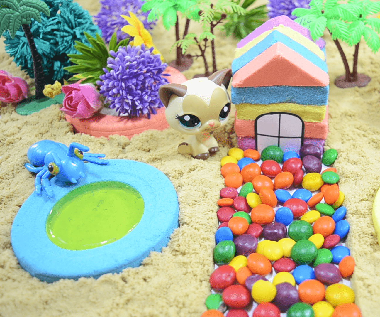 How to Make a Colorful Rainbow House With Two Ponds Using Kinetic Sand and Slime