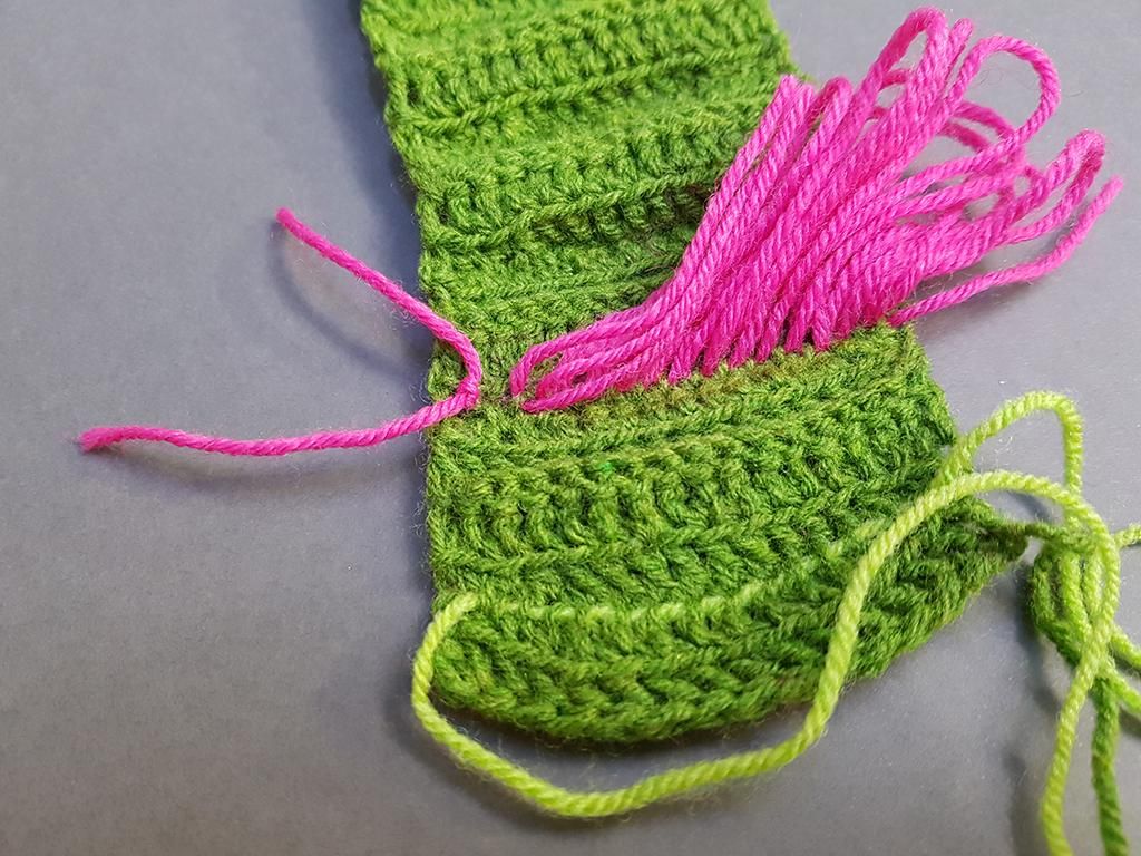 Çölde İki Balon Süzülür. Biri Bağırır