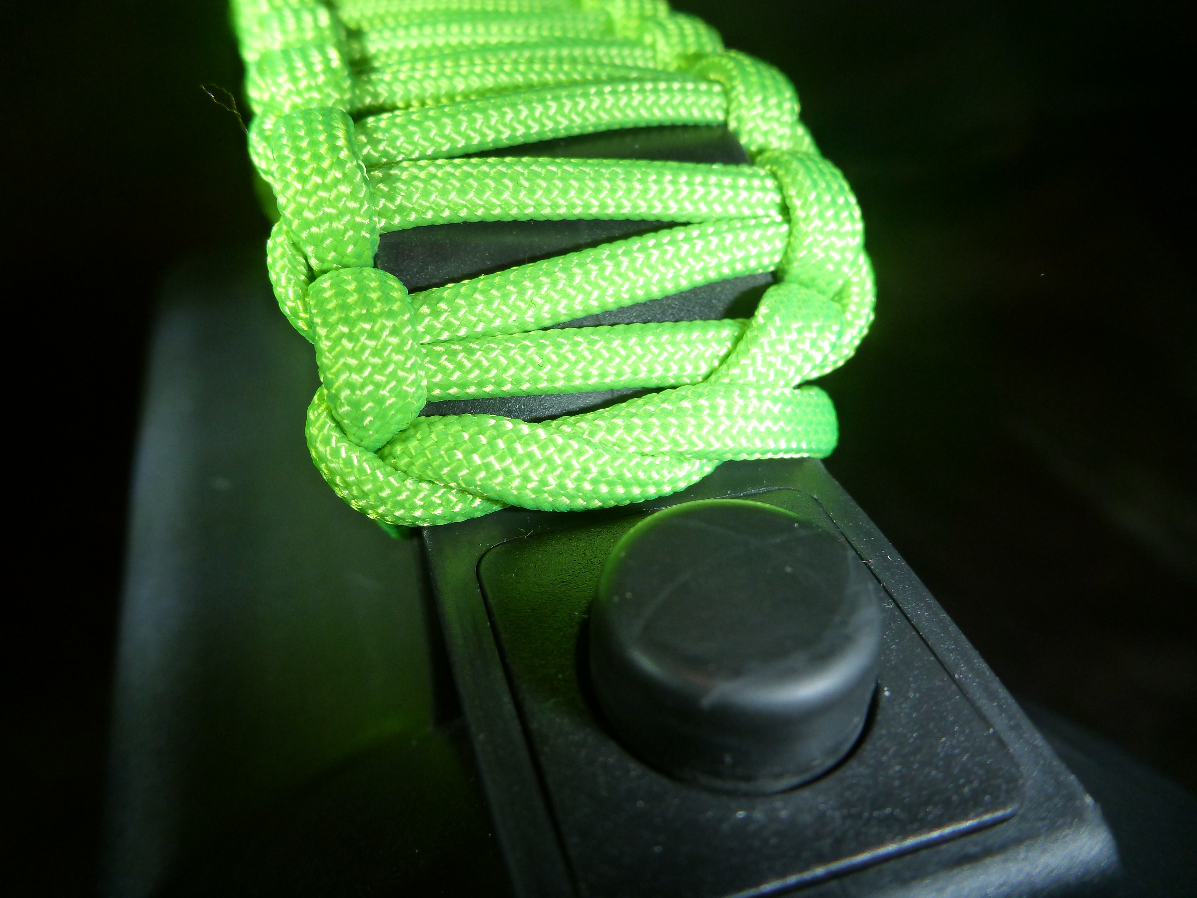 Spotlight Paracord Handle Grip Instructables