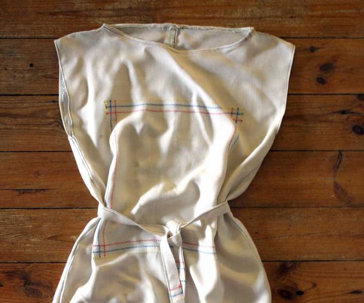 Upcycling Dress From Vintage Tablecloth