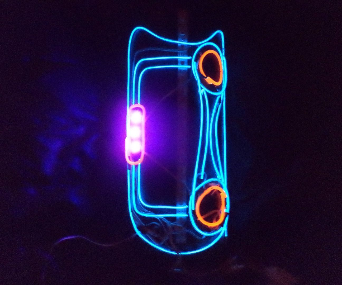 Electro-Luminescent Thigh Pad