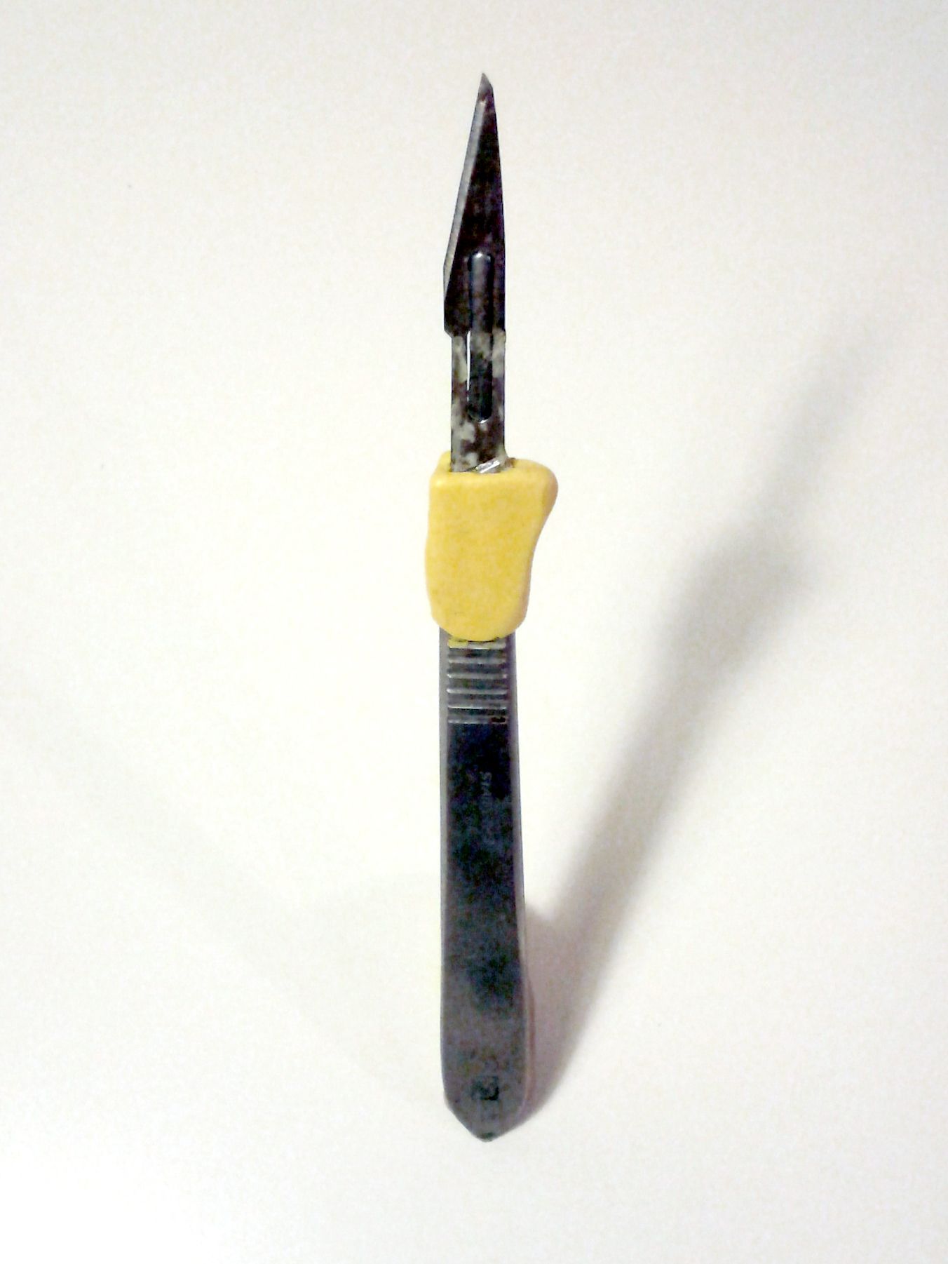 Using sugru for a custom surgical knife guard