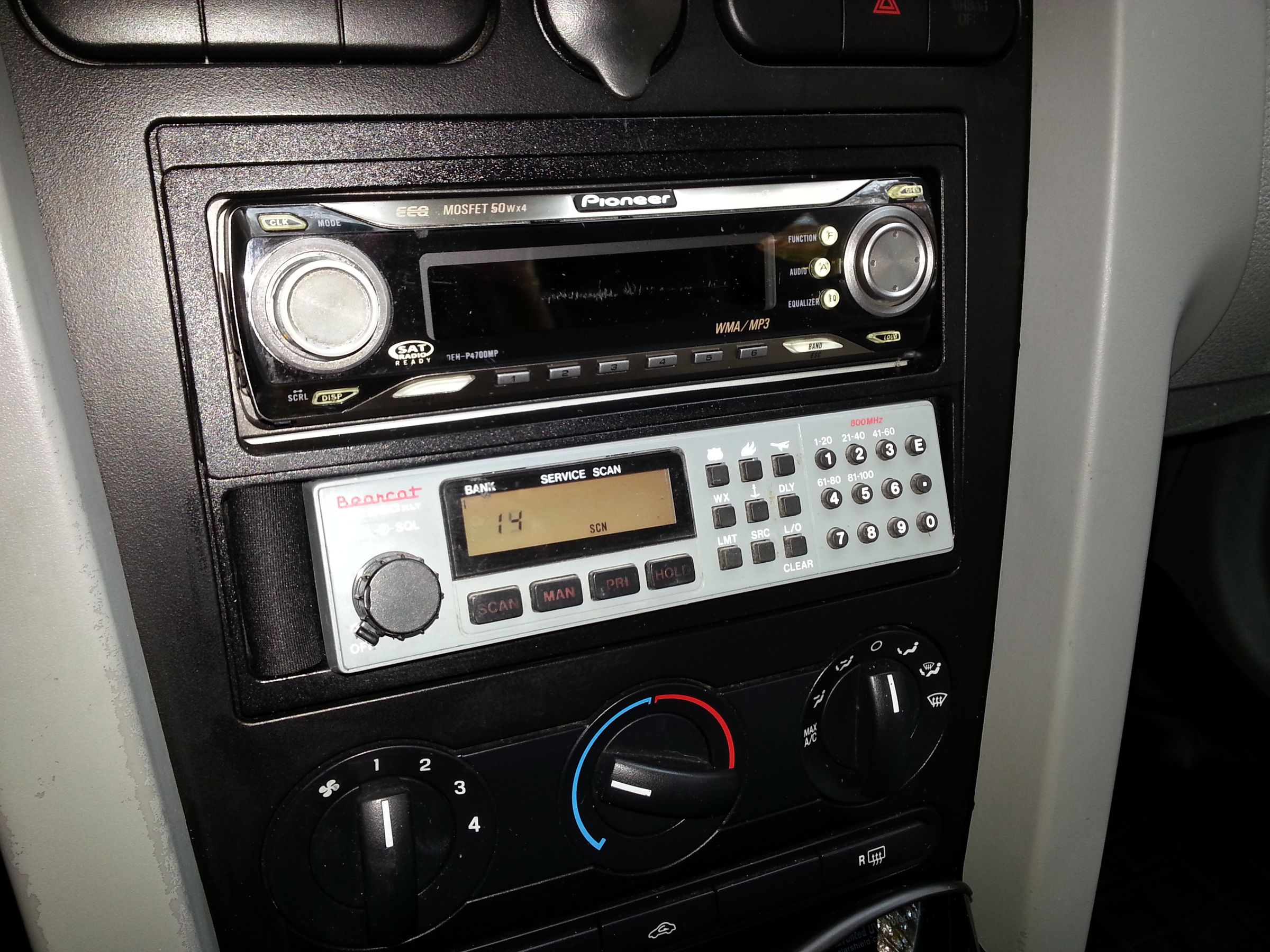 Police Scanner Installed in 2005 Mustang