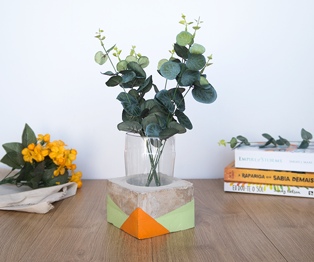 Upcycled Cement Vase Using a Plastic Bottle