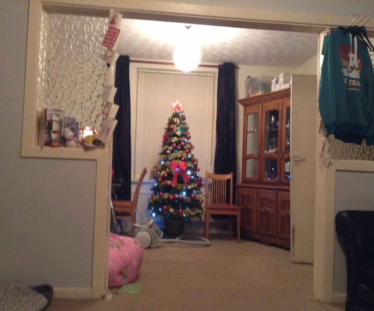 How to Take Down Your Christmas Tree in Seconds 
