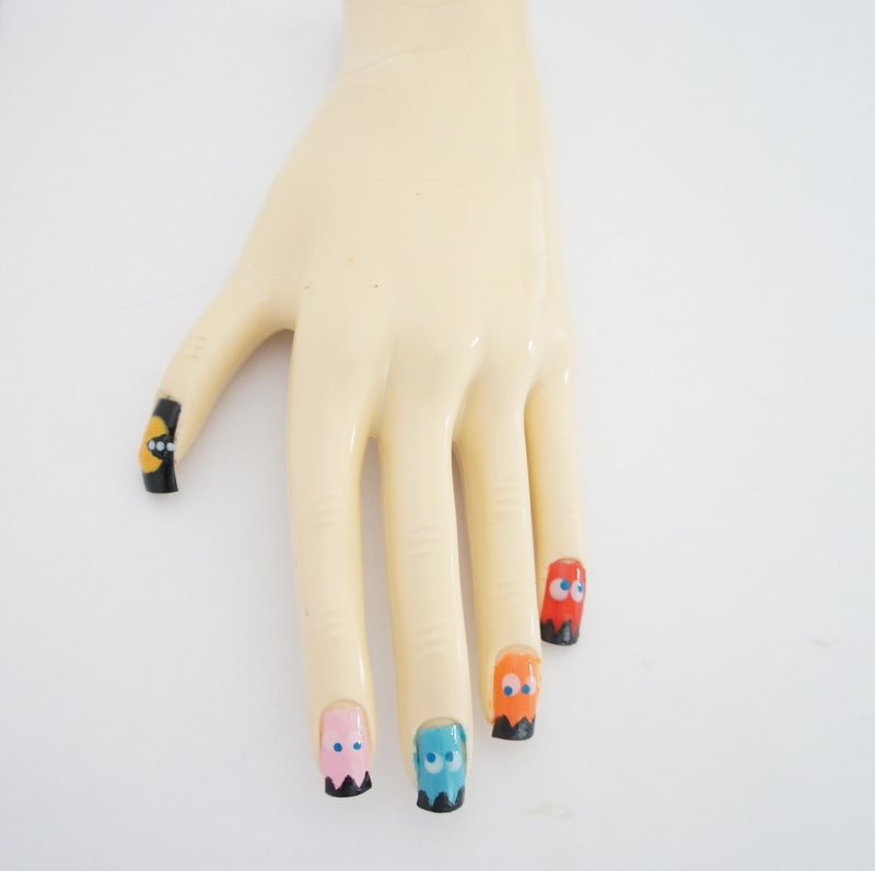 Retro PACMANICURE!!!