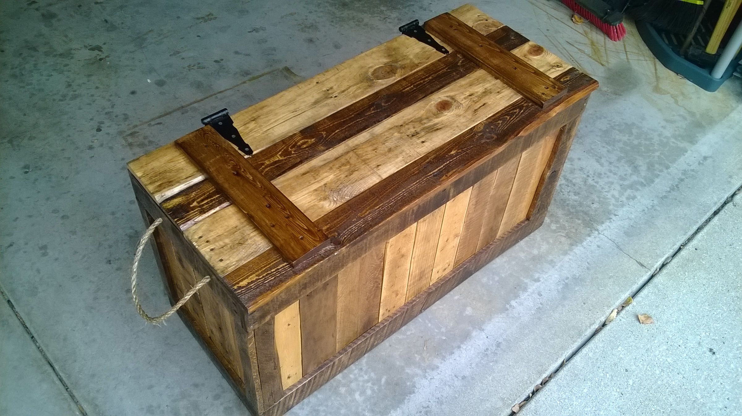 False Bottom Trunk From Reclaimed Wood (Pallets) - Image 1