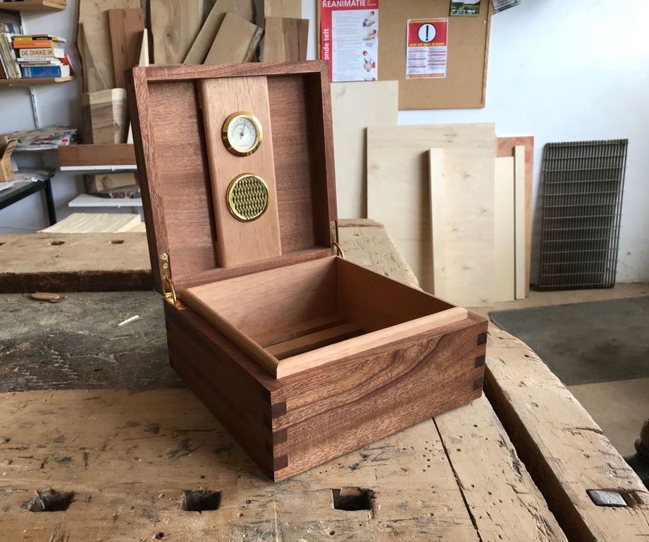 Mahogany Humidor