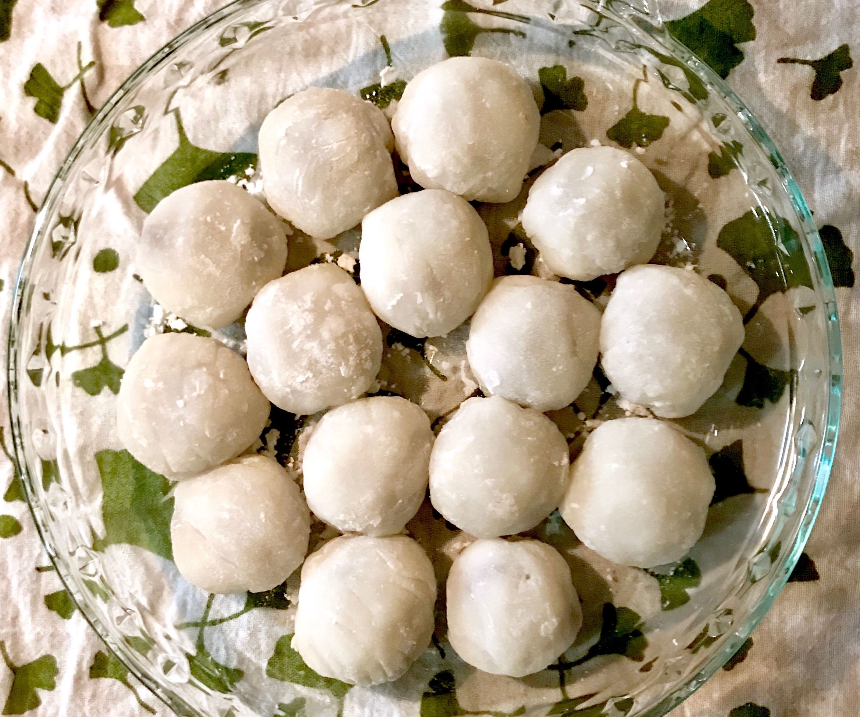 Sweet Mochi With Red Bean Filling (Daifuku)
