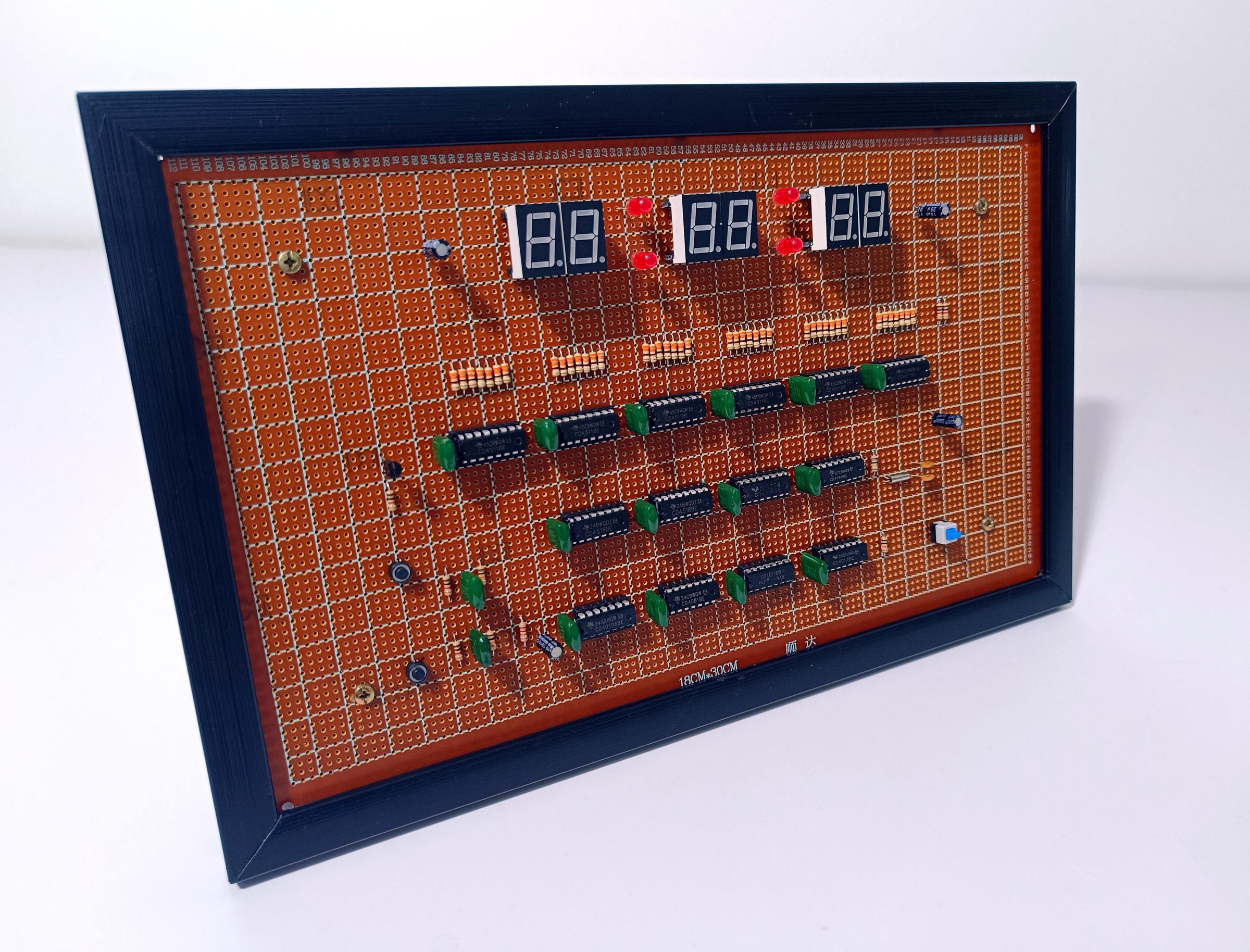 Discrete CMOS Digital Desk Clock : 8 Steps (with Pictures) - Instructables